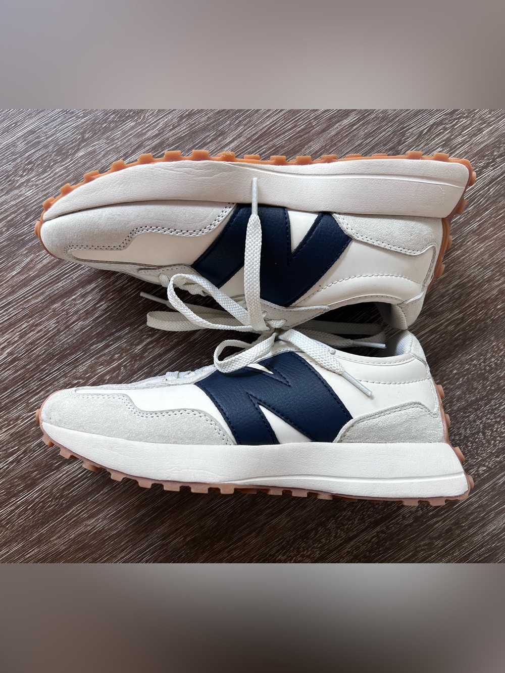 New Balance 327 Women's Sneakers Moonbeam and Navy ~ Size 6.5 - Picture 5 of 8